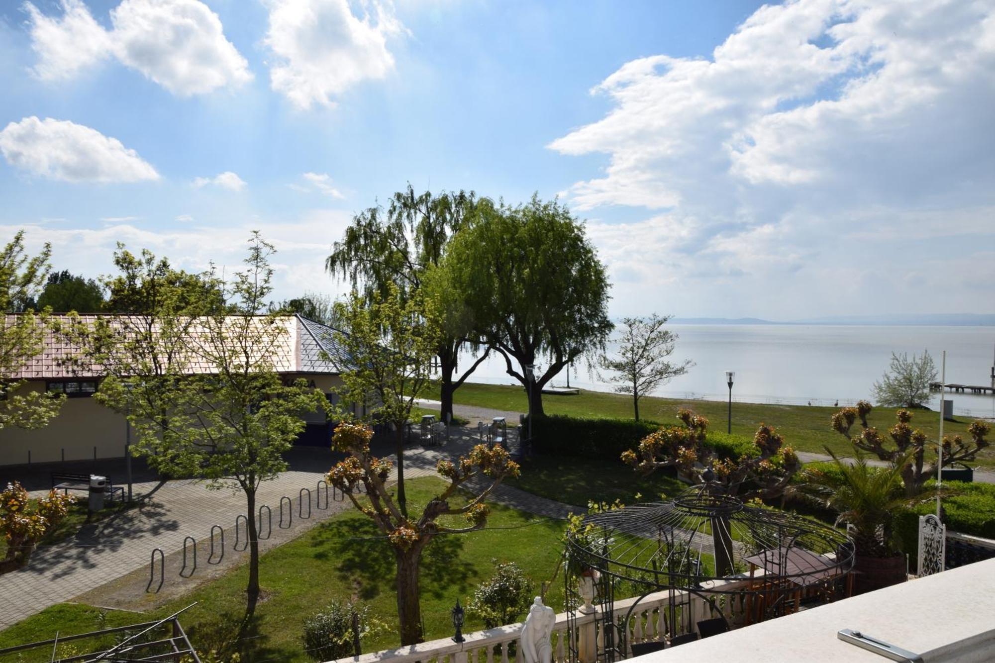 Seehotel Herlinde Podersdorf am See Esterno foto